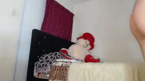 Melanie roux  online show from 19, 2, 2025