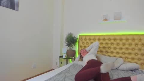 Snapshot of melaniecutys chatting on 24, 3, 2026 Melania online show from 24, 3, 2026
