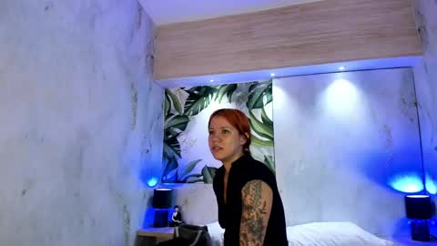 Snapshot of melanieroux chatting on 3, 5, 2026 Melanie Roux online show from 3, 5, 2026