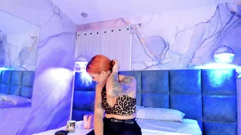 Snapshot of melanieroux chatting on 19, 5, 2026 Melanie Roux online show from 19, 5, 2026