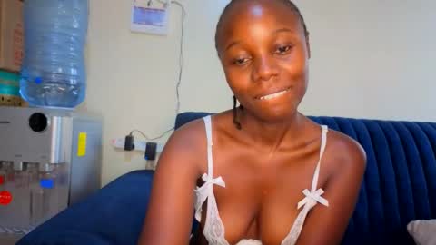 Snapshot of melanin_sassy96 chatting on 19, 4, 2026 bad lil shawry online show from 19, 4, 2026