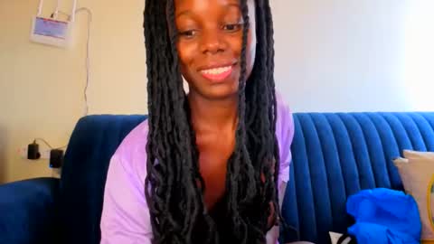 Snapshot of melanin_sassy96 chatting on 22, 5, 2026 bad lil shawry online show from 22, 5, 2026