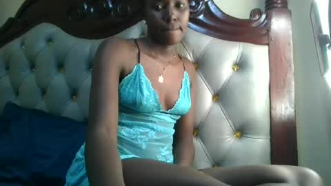 Snapshot of melaninblue chatting on 19, 6, 2026 melaninblue online show from 19, 6, 2026