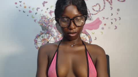 Snapshot of melanine_floral chatting on 8, 3, 2025 Praiz online show from 8, 3, 2025