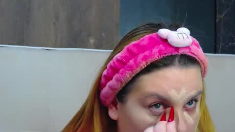 melanniebrown online show from 17, 12, 2025