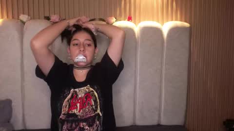 Snapshot of melanny_petite chatting on 16, 3, 2026 melanny_petite online show from 16, 3, 2026