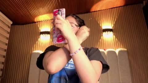 Snapshot of melanny_petite chatting on 7, 4, 2026 melanny_petite online show from 7, 4, 2026