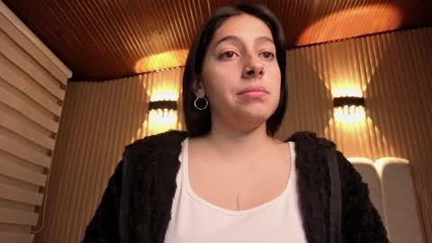 Snapshot of melanny_petite chatting on 8, 4, 2026 melanny_petite online show from 8, 4, 2026