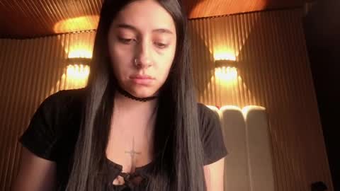 Snapshot of melanny_petite chatting on 9, 4, 2026 melanny_petite online show from 9, 4, 2026