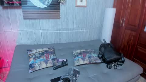 Snapshot of melany_27 chatting on 17, 12, 2025 Melany online show from 17, 12, 2025
