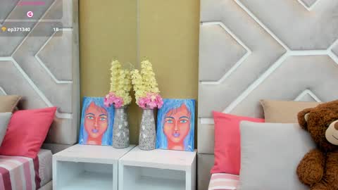 Snapshot of melany_ebonyy chatting on 31, 1, 2025 Melanie online show from 31, 1, 2025