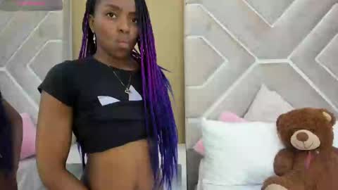 Snapshot of melany_ebonyy chatting on 27, 2, 2025 Melanie online show from 27, 2, 2025