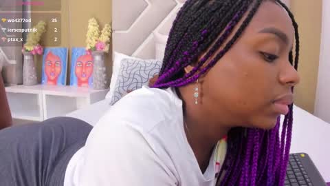 Snapshot of melany_ebonyy chatting on 7, 3, 2025 Melanie online show from 7, 3, 2025