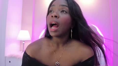Snapshot of melany_ebonyy chatting on 3, 10, 2025 Melanie online show from 3, 10, 2025