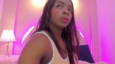 Snapshot of melany_ebonyy chatting on 5, 10, 2025 Melanie online show from 5, 10, 2025