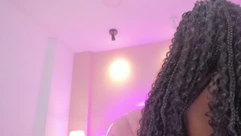 Snapshot of melany_ebonyy chatting on 12, 10, 2025 Melanie online show from 12, 10, 2025