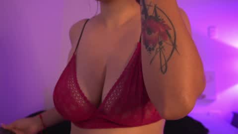 Snapshot of melany_riccii chatting on 18, 12, 2024 melany online show from 18, 12, 2024