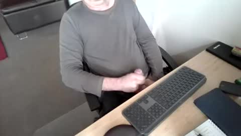 melbguy_075 online show from 31, 10, 2025