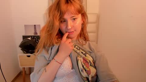 Snapshot of meleena_fox chatting on 15, 4, 2026 Im Meleena online show from 15, 4, 2026