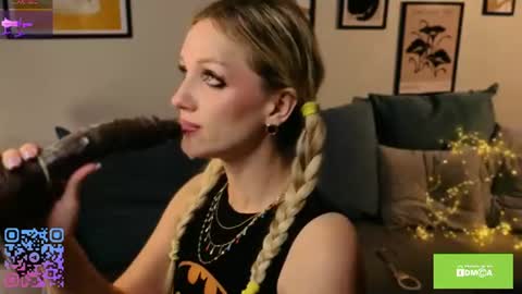 Snapshot of melenn_ chatting on 8, 7, 2026 Melen online show from 8, 7, 2026