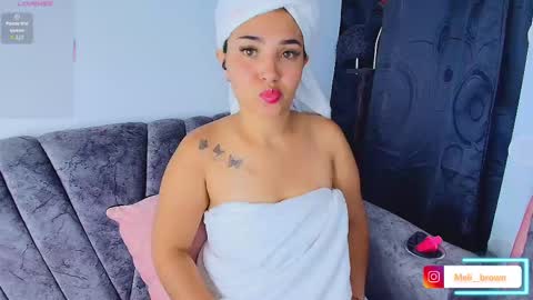    Independent model online show from 17, 10, 2025