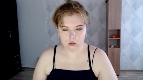 Snapshot of melina_beauty chatting on 13, 10, 2025 Melina online show from 13, 10, 2025