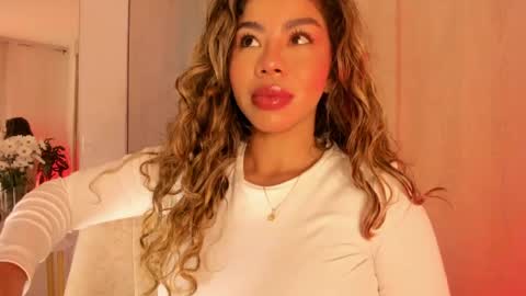 Snapshot of melina_ferrer1 chatting on 30, 5, 2026 EI online show from 30, 5, 2026