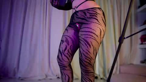 Snapshot of melina_smith1 chatting on 22, 5, 2026 MelinaSmith online show from 22, 5, 2026