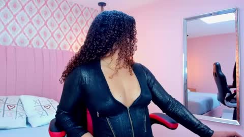 M E L I N A  online show from 7, 3, 2025