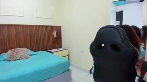 M E L I N A  online show from 1, 10, 2025