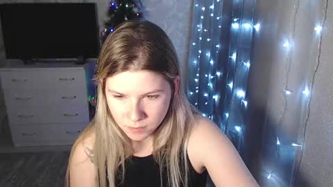 Snapshot of melissa__ray chatting on 10, 1, 2025 Melissa Ray online show from 10, 1, 2025