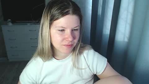 Snapshot of melissa__ray chatting on 10, 2, 2025 Melissa Ray online show from 10, 2, 2025