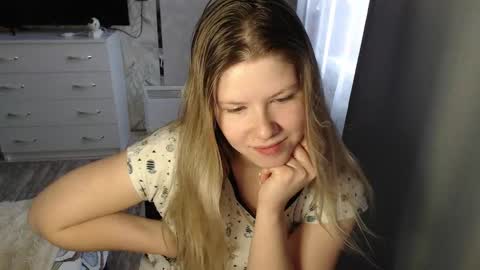 Snapshot of melissa__ray chatting on 19, 2, 2025 Melissa Ray online show from 19, 2, 2025