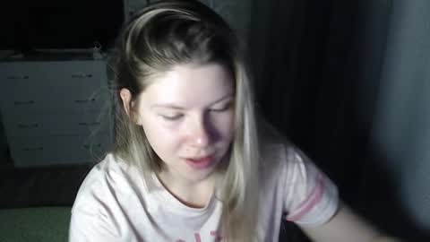 Snapshot of melissa__ray chatting on 21, 2, 2025 Melissa Ray online show from 21, 2, 2025