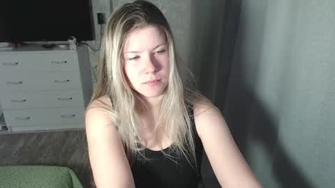 Snapshot of melissa__ray chatting on 26, 2, 2025 Melissa Ray online show from 26, 2, 2025