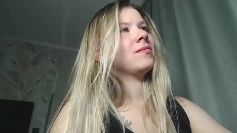 Snapshot of melissa__ray chatting on 26, 2, 2025 Melissa Ray online show from 26, 2, 2025