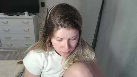 Snapshot of melissa__ray chatting on 1, 3, 2025 Melissa Ray online show from 1, 3, 2025