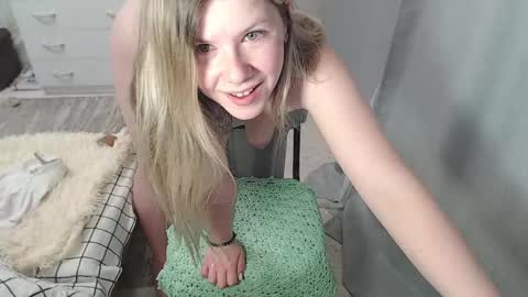 Snapshot of melissa__ray chatting on 1, 3, 2025 Melissa Ray online show from 1, 3, 2025