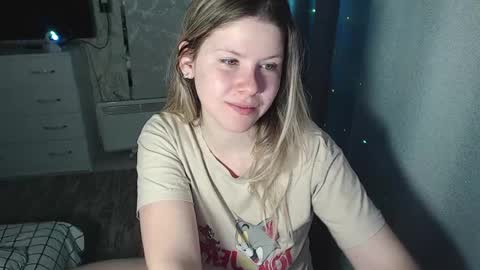 Snapshot of melissa__ray chatting on 9, 3, 2025 Melissa Ray online show from 9, 3, 2025