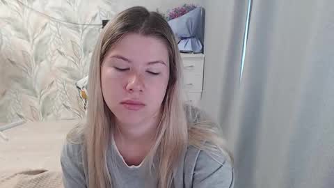 Snapshot of melissa__ray chatting on 11, 9, 2025 Melissa Ray online show from 11, 9, 2025