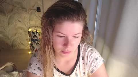 Snapshot of melissa__ray chatting on 24, 9, 2025 Melissa Ray online show from 24, 9, 2025