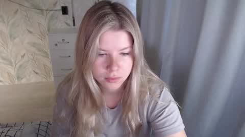 Snapshot of melissa__ray chatting on 6, 10, 2025 Melissa Ray online show from 6, 10, 2025