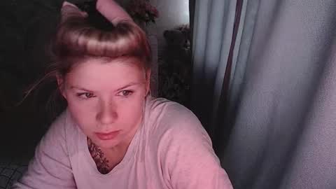 Snapshot of melissa__ray chatting on 25, 10, 2025 Melissa Ray online show from 25, 10, 2025