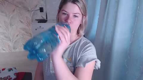 Snapshot of melissa__ray chatting on 13, 11, 2025 Melissa Ray online show from 13, 11, 2025