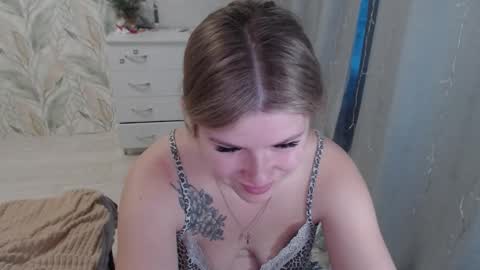 Snapshot of melissa__ray chatting on 27, 11, 2025 Melissa Ray online show from 27, 11, 2025