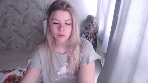 Snapshot of melissa__ray chatting on 15, 12, 2025 Melissa Ray online show from 15, 12, 2025