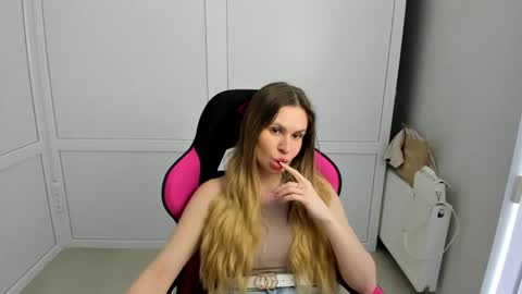Snapshot of melissa_kisss_ chatting on 4, 5, 2026 Melissa online show from 4, 5, 2026