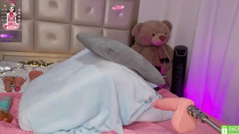 Snapshot of melissa_luu chatting on 27, 4, 2026 melissa_luu online show from 27, 4, 2026
