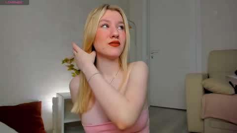 Snapshot of melissa_moooree chatting on 24, 2, 2026 melissa_moooree online show from 24, 2, 2026