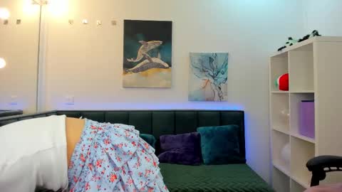 Snapshot of melissa_new22 chatting on 24, 10, 2025 melissa_new22 online show from 24, 10, 2025